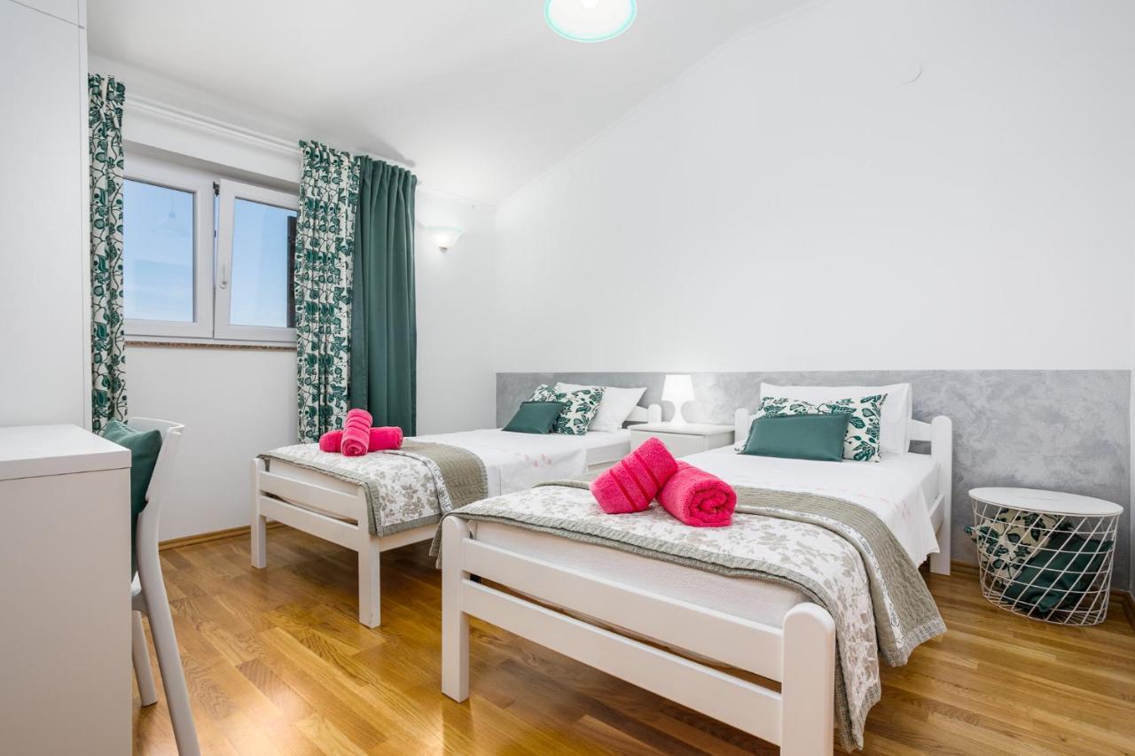 Apartment Rukavina Njivice Esterno foto