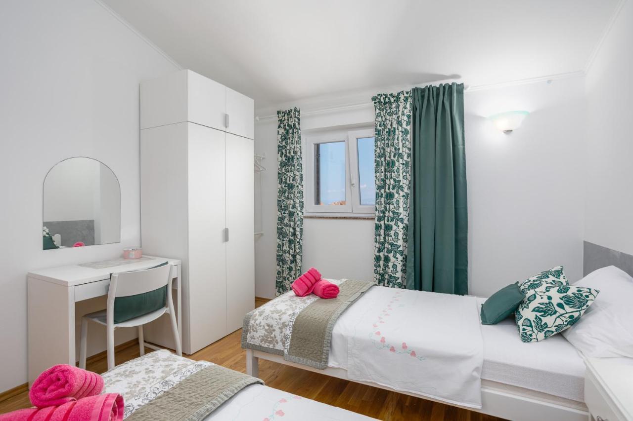 Apartment Rukavina Njivice Esterno foto